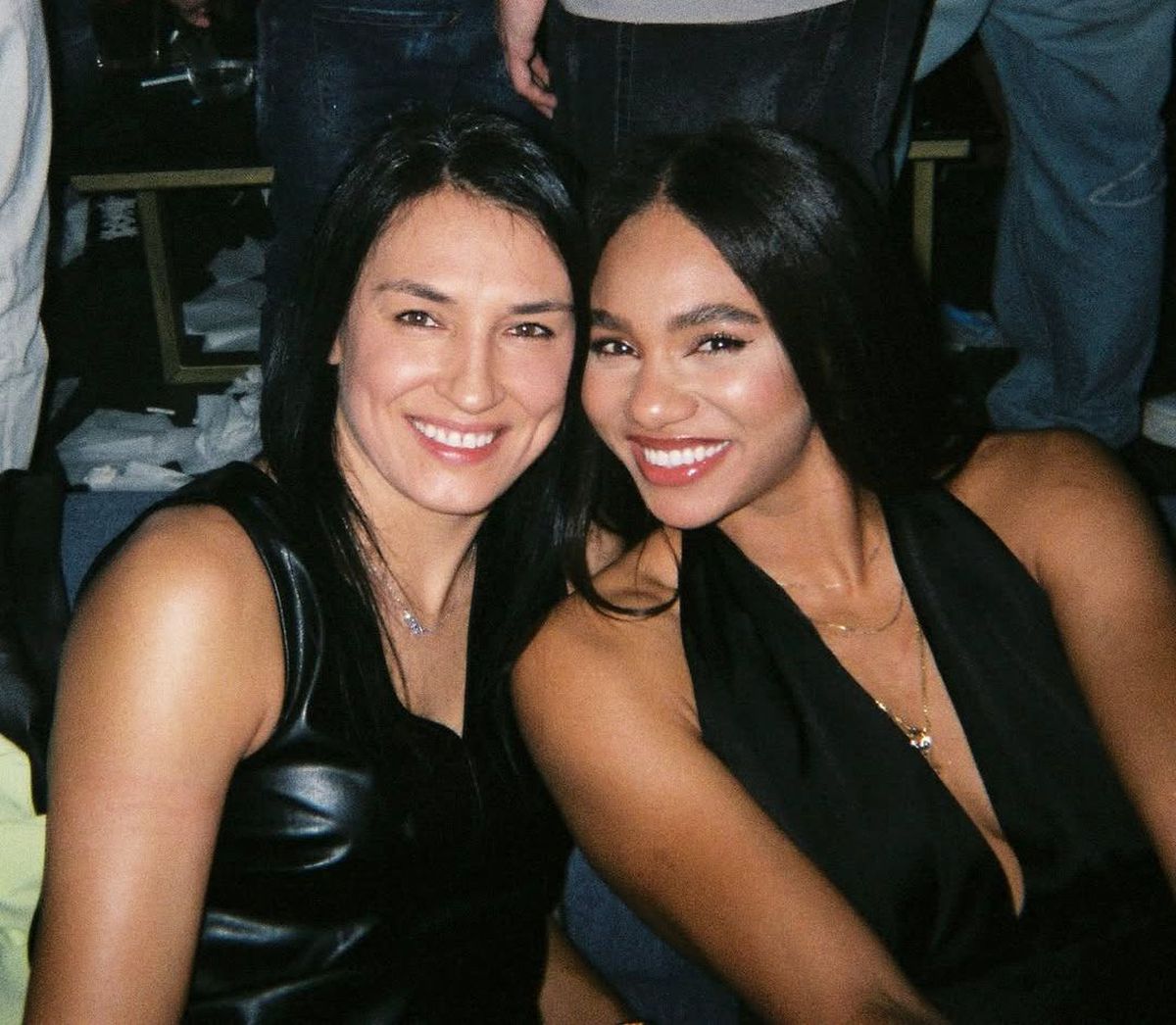 Elizabeth Omoregie și-a sărbătorit ziua „la muncă”, apoi a inundat Instagramul cu imagini postate direct din vestiar