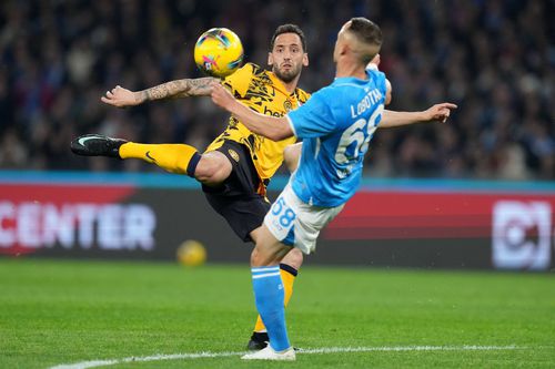 LIVE DE LA 21:45 Azi se decide campioana în Italia: meciurile Napoli - Cagliari și Como - Inter se joacă la aceeași oră! Îi pun piedică lui Napoli românii Răzvan Marin și Florinel Coman? » Cele mai tari statistici
