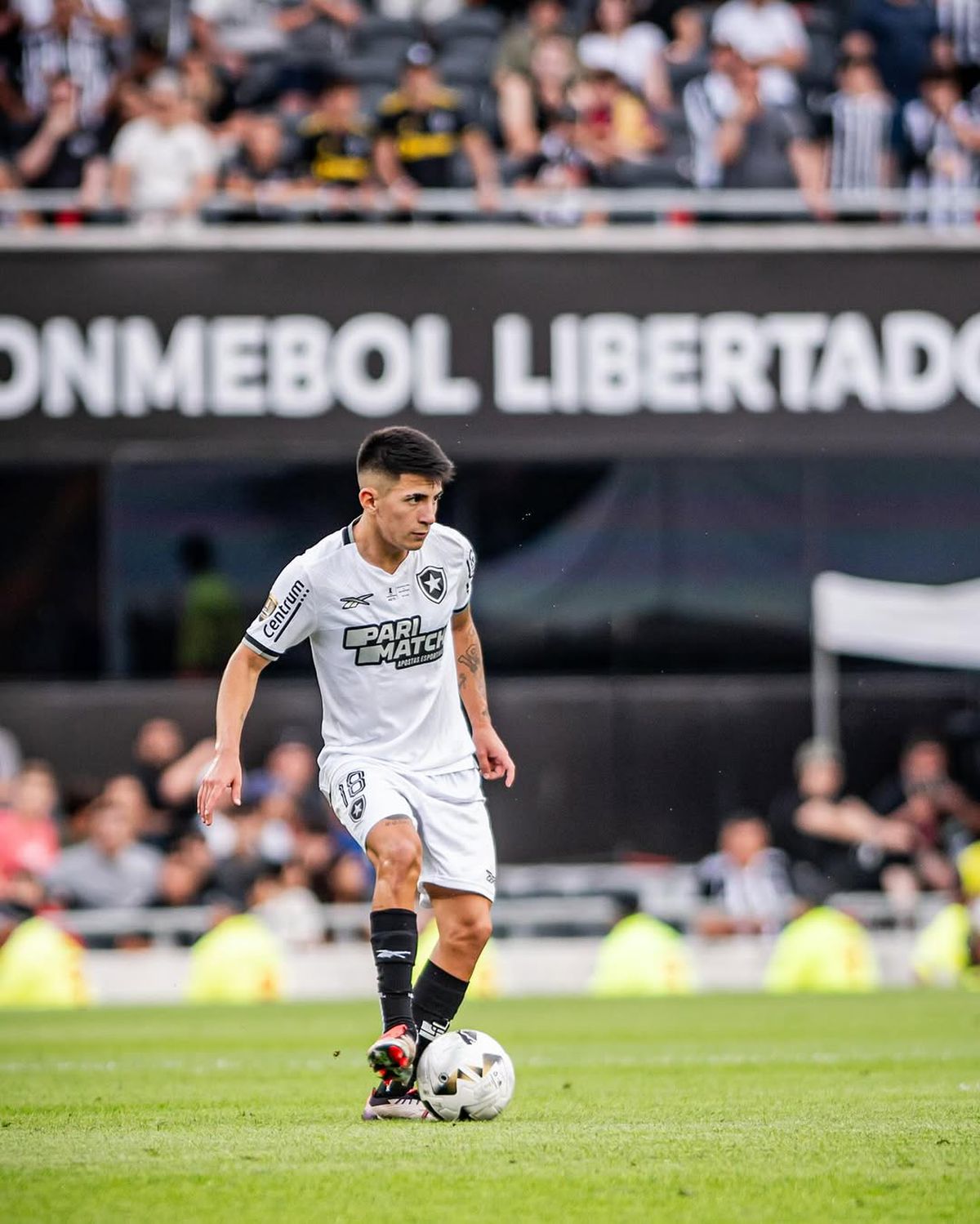 Thiago Almada, mijlocașul ofensiv argentinian al lui Lyon. Foto: Instagram