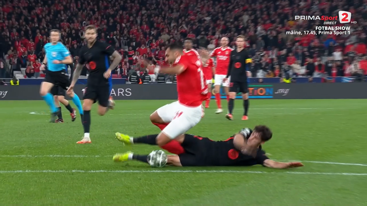 Cartonașul roșu obținut de Cubarsi, în meciul Benfica - Barcelona