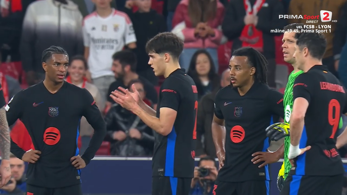 Cartonașul roșu obținut de Cubarsi, în meciul Benfica - Barcelona