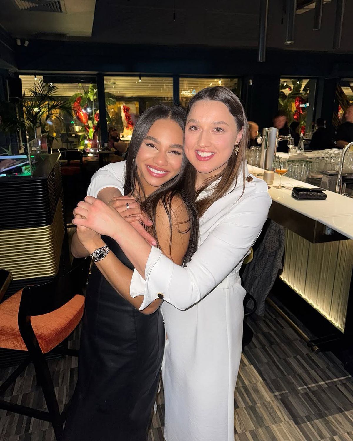 Elizabeth Omoregie și-a sărbătorit ziua „la muncă”, apoi a inundat Instagramul cu imagini postate direct din vestiar