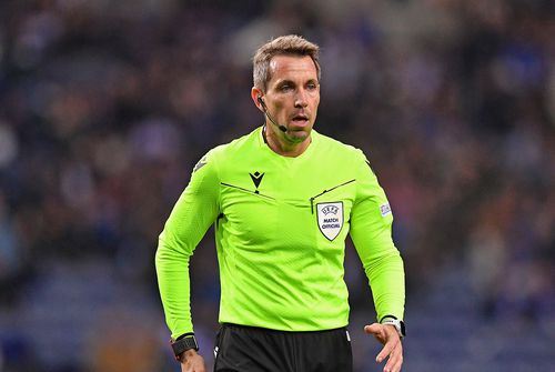 Cum favorizează echipele gazdă Tobias Stieler, arbitrul delegat la FCSB - Lyon. Foto: Imago