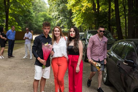 Luca Manolache împreună cu mama lui și cu sora, Bianca, mai mare cu trei ani. Foto: arhiva personală fam. Manolache
