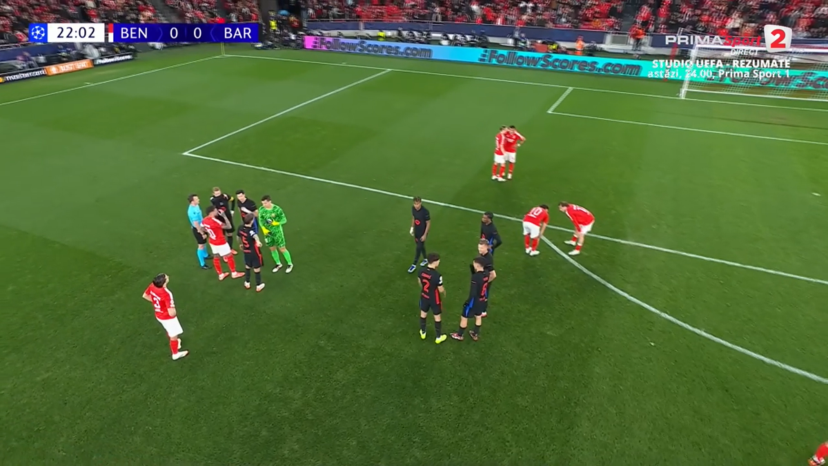 Cartonașul roșu obținut de Cubarsi, în meciul Benfica - Barcelona