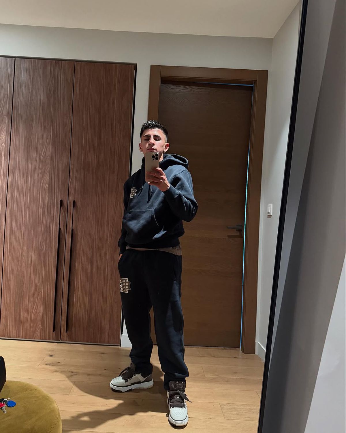 Campionul mondial care vine la București, cercetat pentru viol în grup și că a fugit după ce a călcat un bărbat cu mașina!