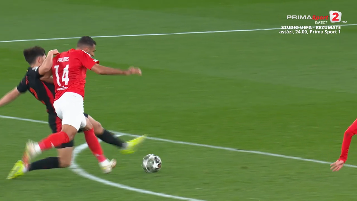 Cartonașul roșu obținut de Cubarsi, în meciul Benfica - Barcelona