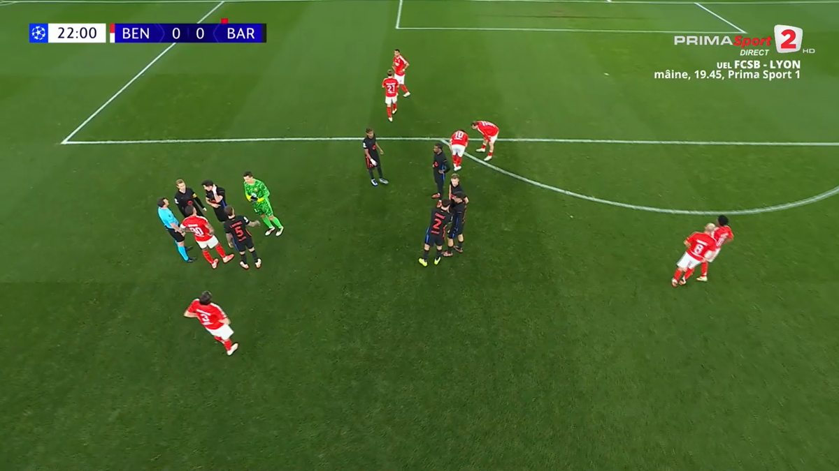 Cartonașul roșu obținut de Cubarsi, în meciul Benfica - Barcelona