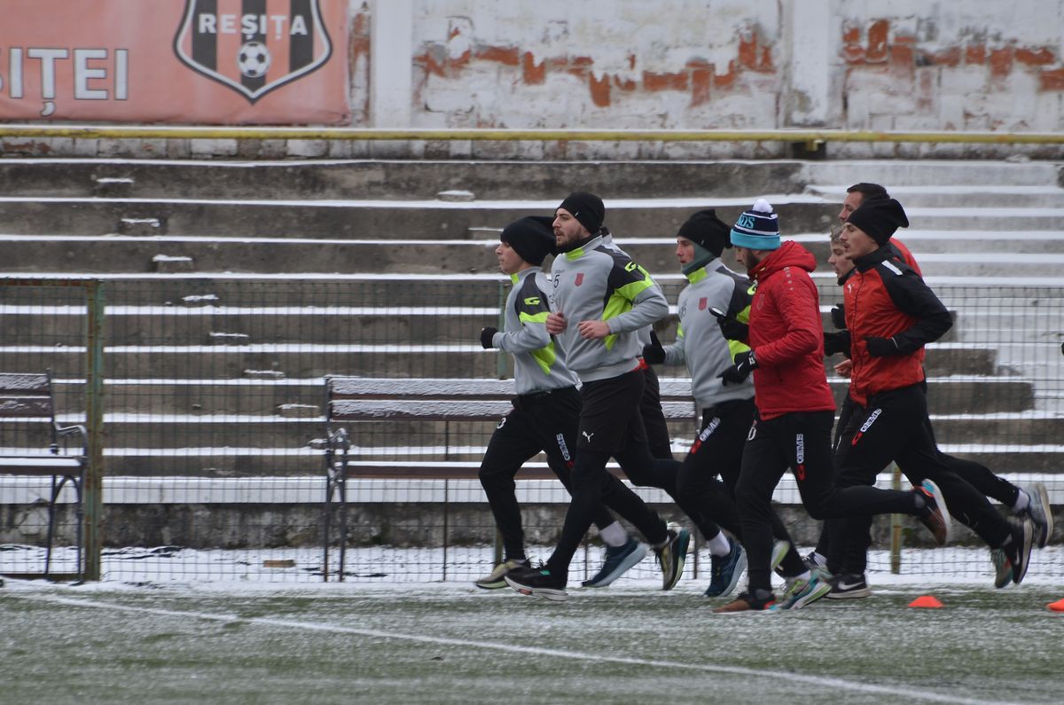Funcționează! Clubul din Liga 2 a efectuat primul antrenament în nocturnă, urmează marele moment