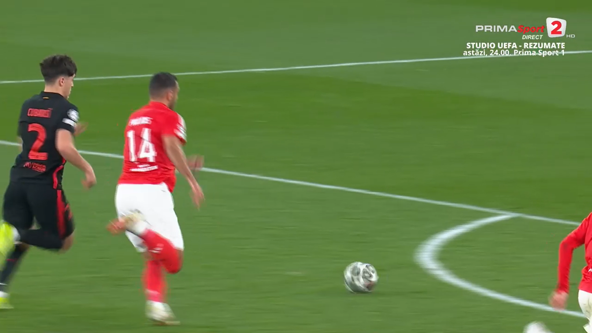 Cartonașul roșu obținut de Cubarsi, în meciul Benfica - Barcelona