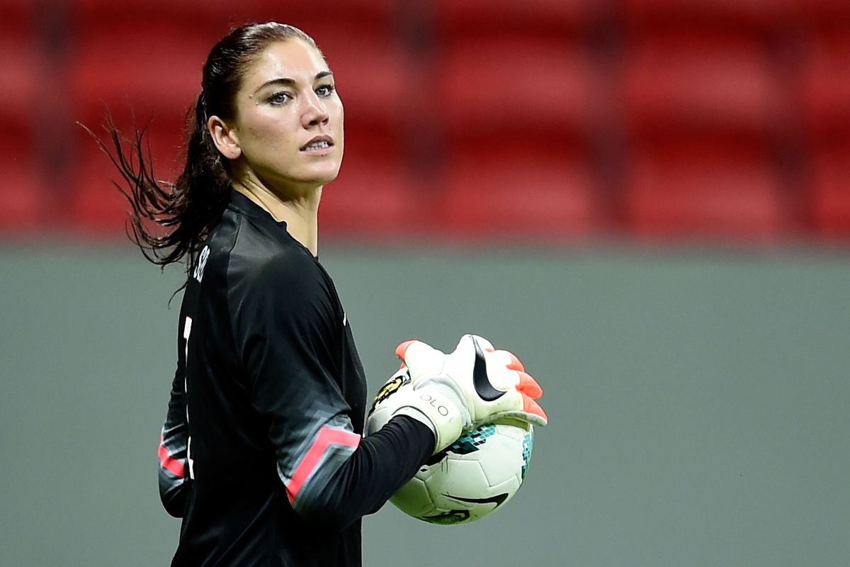 Viața de film a campioanei mondiale Hope Solo » Cum a depășit momentele de cumpănă: „Doctorul a spus că am fost la ore distanță de moarte”