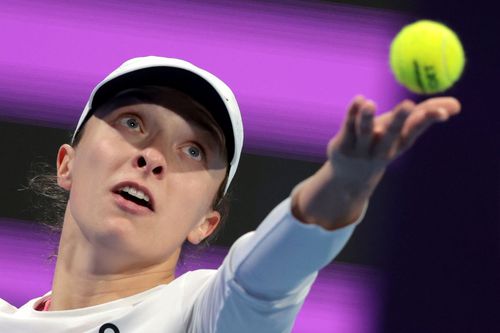 Iga Swiatek la serviciu Foto: Guliver/GettyImages