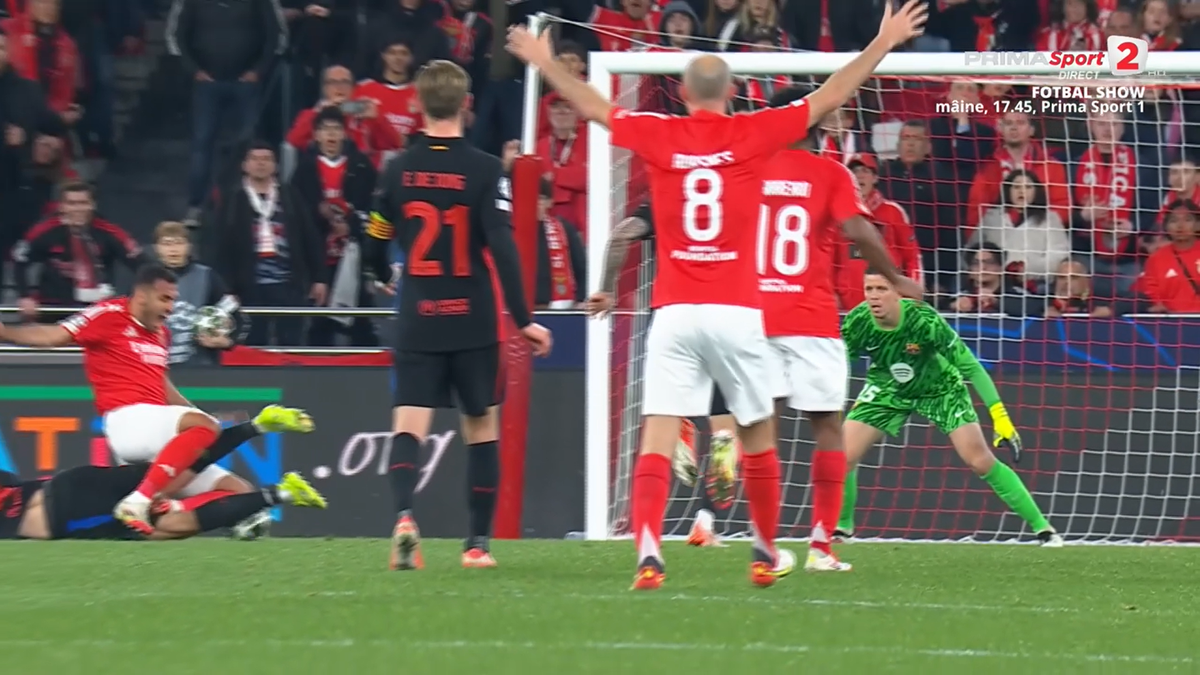 Cartonașul roșu obținut de Cubarsi, în meciul Benfica - Barcelona