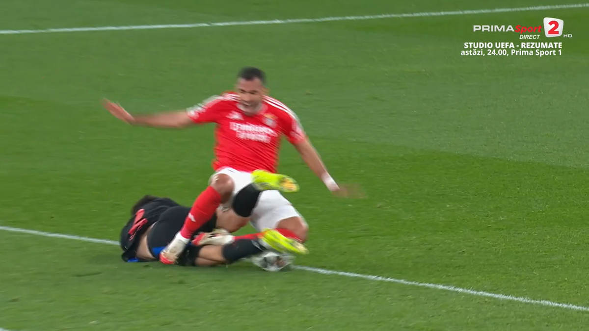 Cartonașul roșu obținut de Cubarsi, în meciul Benfica - Barcelona