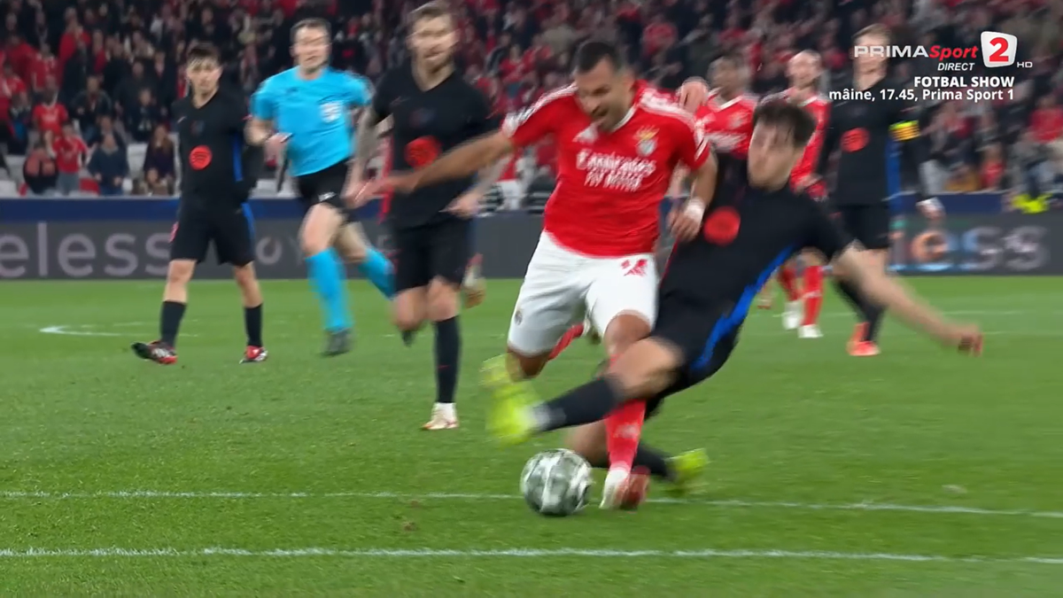 Cartonașul roșu obținut de Cubarsi, în meciul Benfica - Barcelona