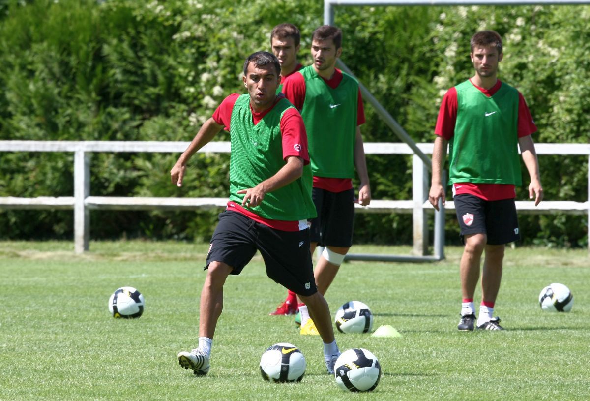 Fostul mare talent al Ligii 1 e dezvoltator imobiliar! Gazeta l-a găsit pe șantier, lângă București: „Spre rușinea mea, am reușit prea puțin în fotbal!” + „Noi am fost cobaii lui Neubert”