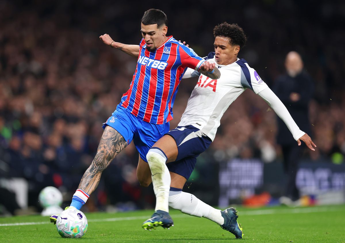 Tottenham e la pământ! Echipa lui Drăgușin e ținta criticilor unui fost internațional englez: „Cea mai slabă echipă din Premier League”