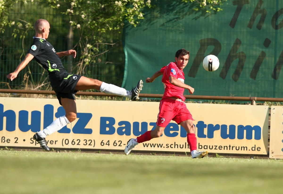 Fostul mare talent al Ligii 1 e dezvoltator imobiliar! Gazeta l-a găsit pe șantier, lângă București: „Spre rușinea mea, am reușit prea puțin în fotbal!” + „Noi am fost cobaii lui Neubert”