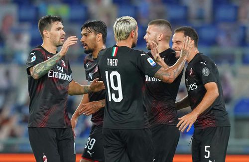 Giacomo Bonaventura (în dreapta) și-a încheiat cariera de fotbalist // foto: Imago Images