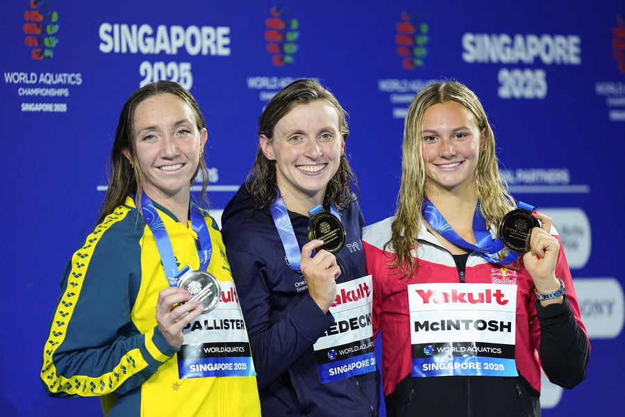 Katie Ledecky a învins-o din nou pe Summer McIntosh