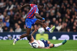 Două goluri și o eliminare în Tottenham - Crystal Palace » De ce Radu Drăgușin nu este nici măcar rezervă la Londra