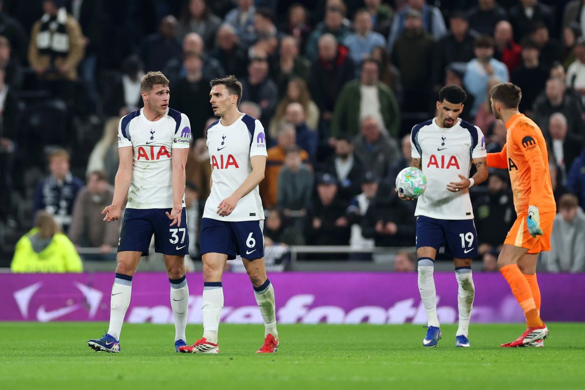 Tottenham e la pământ! Echipa lui Drăgușin e ținta criticilor unui fost internațional englez: „Cea mai slabă echipă din Premier League”