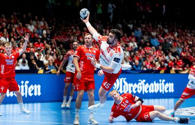 Dinamo - Kolstad: „dulăii” au făcut spectacol după un festival de ratări în prima repriză