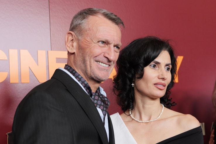 Gică Craioveanu, alături de noua iubită în sala de cinema pentru lansarea filmului în care joacă