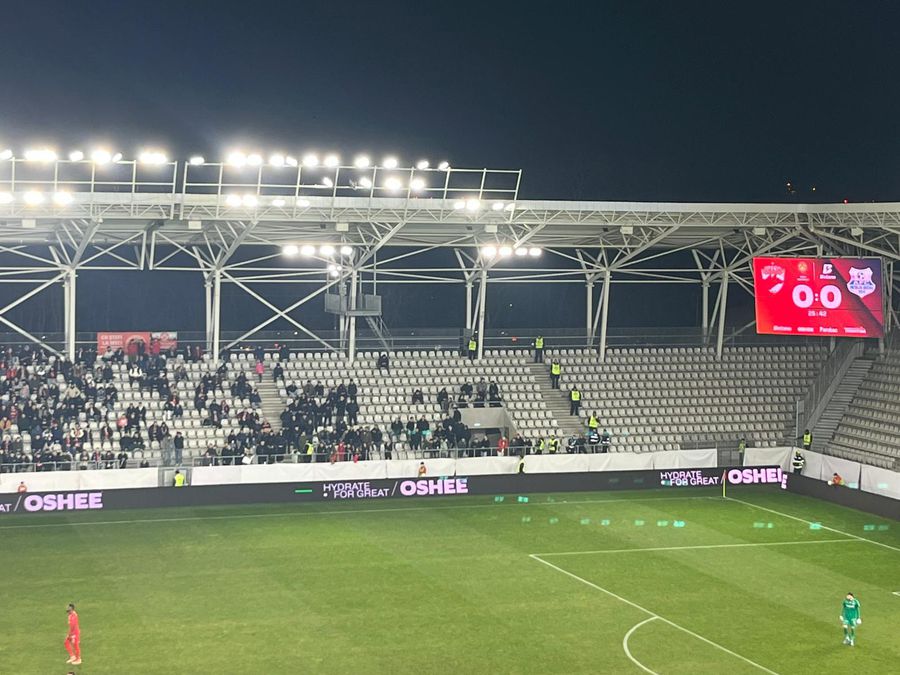 Protest generalizat la Dinamo - Metalul Buzău: de la ce a pornit gestul radical al ultrașilor