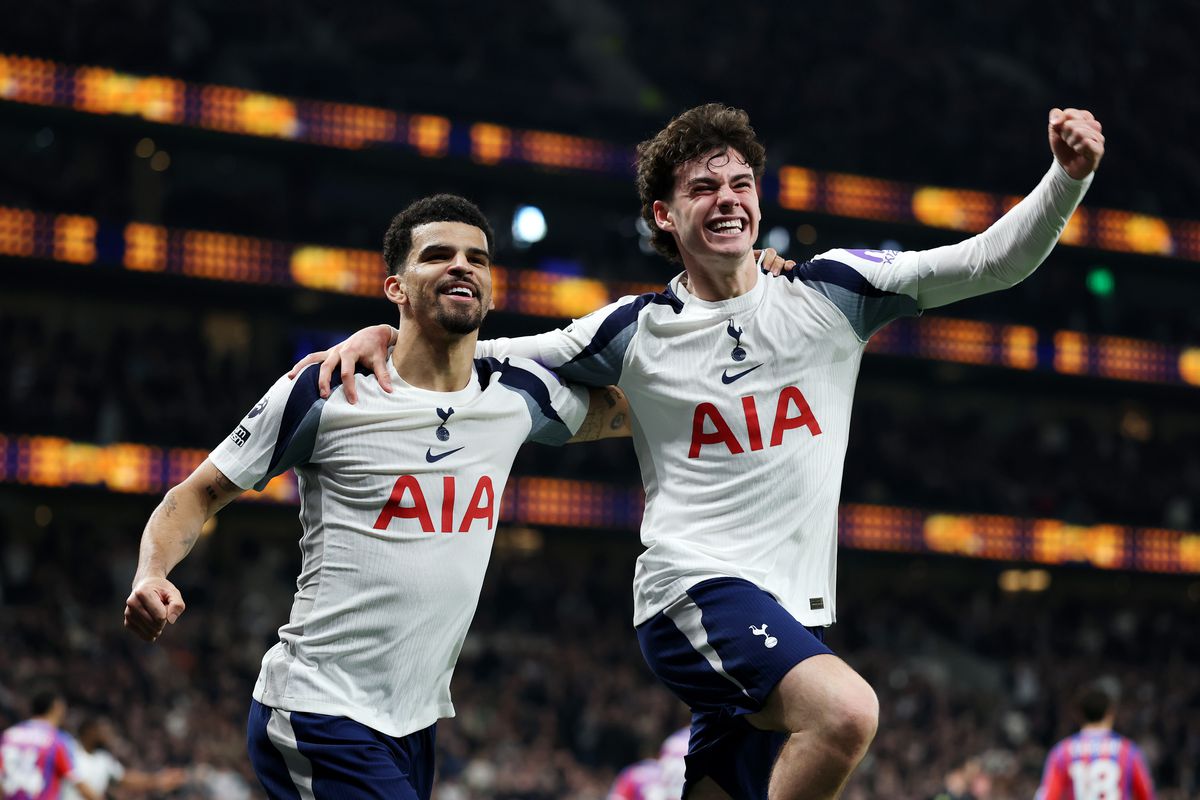 Tottenham e la pământ! Echipa lui Drăgușin e ținta criticilor unui fost internațional englez: „Cea mai slabă echipă din Premier League”