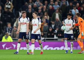Suporterii au început să plece după o repriză! Patru goluri și o eliminare în Tottenham - Crystal Palace » De ce Radu Drăgușin nu este nici măcar rezervă la Londra