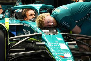 „Alonso își rupea mâinile în mașină!” » Dezvăluiri șocante de la Aston Martin, cu 3 zile înainte de startul Formulei 1