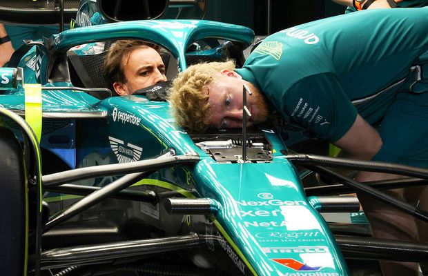 „Alonso își rupea mâinile în mașină!” » Dezvăluiri șocante de la Aston Martin, cu 3 zile înainte de startul Formulei 1