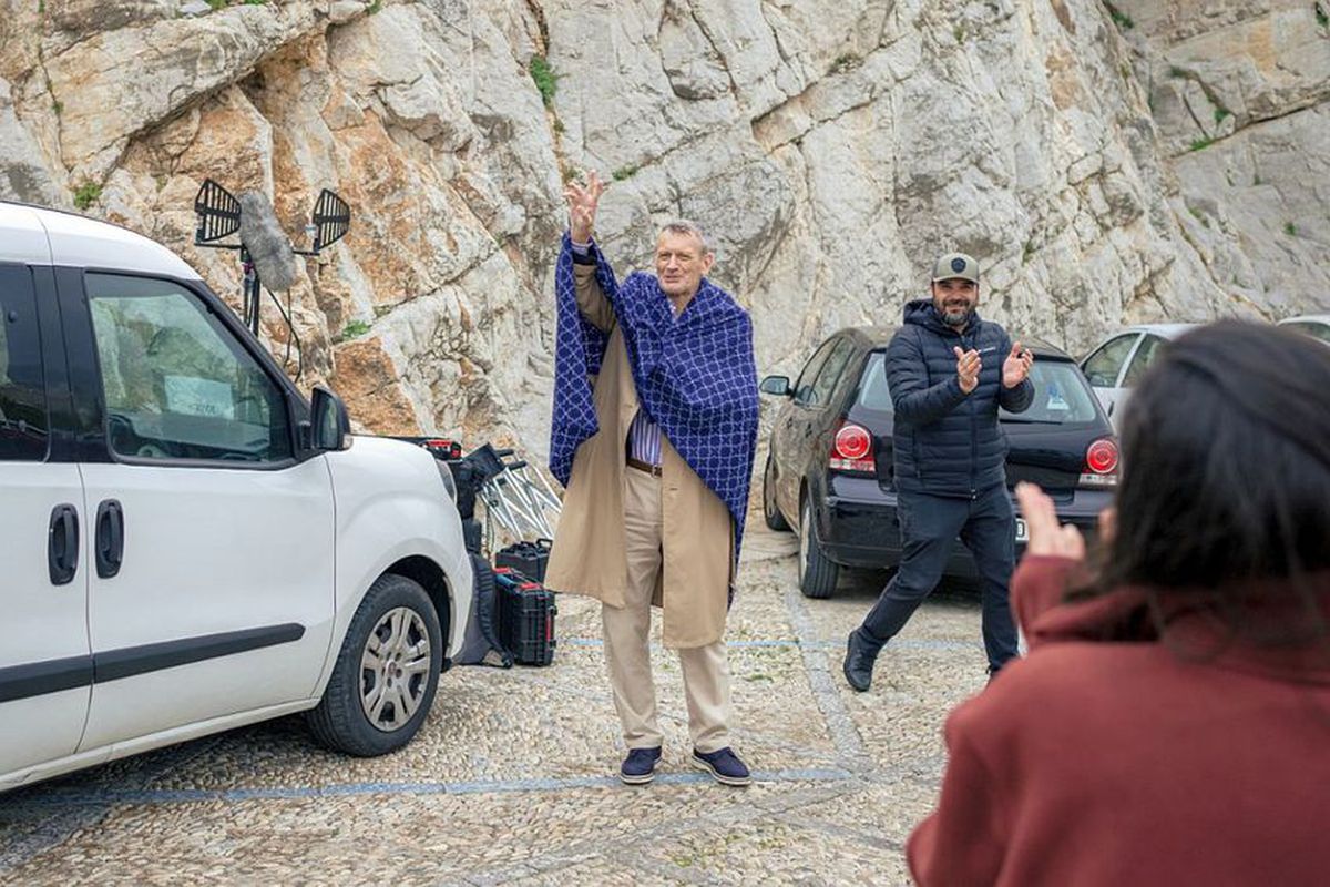 Apariție rară: Gică Craioveanu, alături de noua iubită, la lansarea filmului în care joacă rolul unui senator