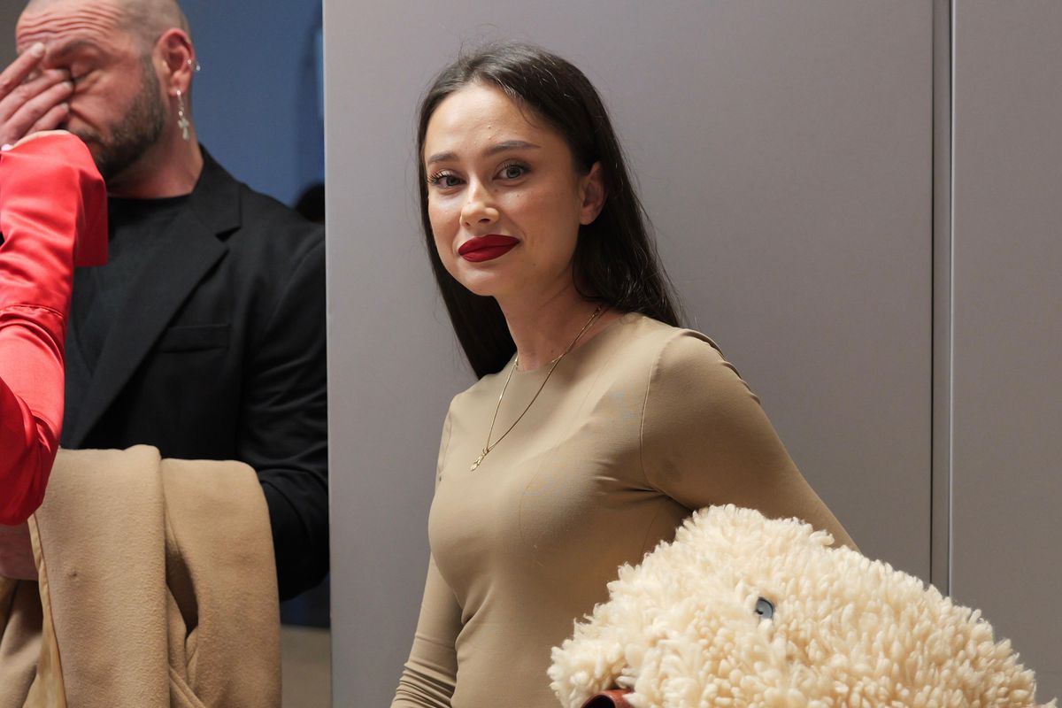 Apariție rară: Gică Craioveanu, alături de noua iubită, la lansarea filmului în care joacă rolul unui senator