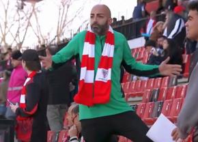 Suporterul celebru a slăbit aproape 40 de kilograme pentru a purta tricoul primit de la un fotbalist