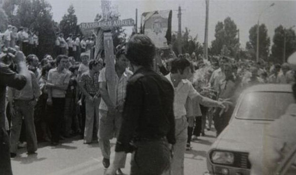 RETRO GSP. 42 de ani de la debutul în națională al lui Aurel Rădulescu, cel ce trebuia să fie mai bun decât Hagi. Și care a sfârșit stupid, sub roțile trenului, după o șuetă cu o blondă