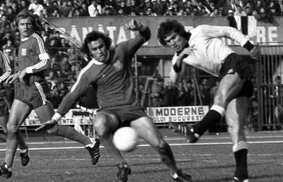 RETRO GSP. 42 de ani de la debutul în națională al lui Aurel Rădulescu, cel ce trebuia să fie mai bun decât Hagi. Și care a sfârșit stupid, sub roțile trenului, după o șuetă cu o blondă