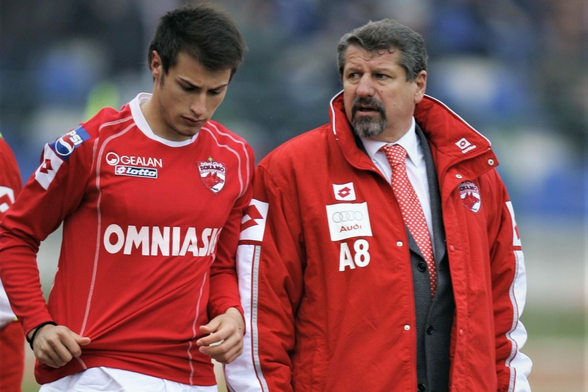 46 de ani de la debutul dinamovistului cu 5 titluri de campion, cu o semifinală de Cupa Campionilor Europeni, dar cu 0 meciuri la națională