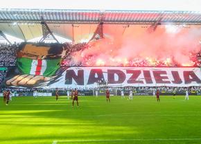 Ultrașii Legiei, protest înaintea meciului amical cu Dinamo Kiev: „Frații Surkis sunt pro-Rusia! Cerem conducătorilor ca banii ajungă în conturile lor!”