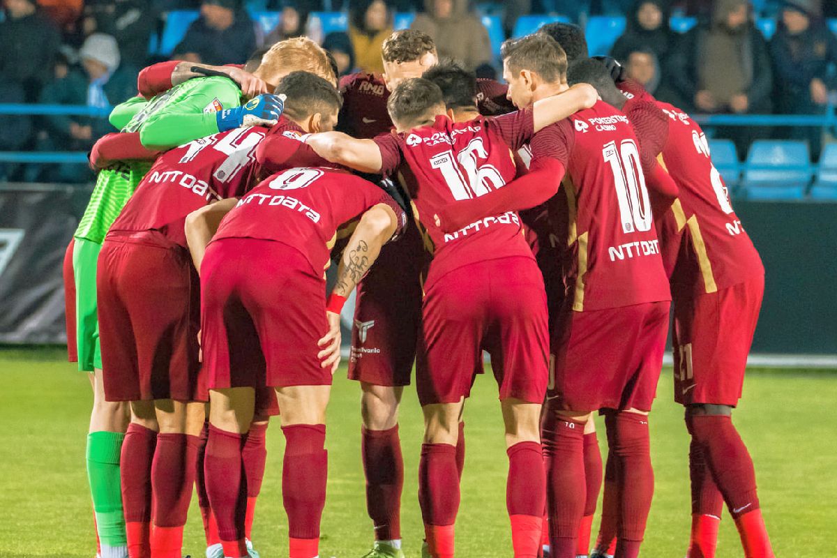 Două nume cu greutate din fotbalul românesc n-au milă de CFR Cluj și Petrescu: „Mai degrabă te ia somnul, lasă total de dorit”