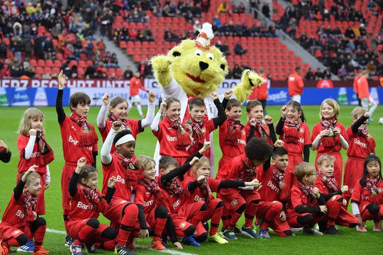 Popular gem sănătate Cât costă să faci sport » Episodul 1: FOTBAL. Poveste extraordinară din Germania: „Aici nu se plătește aproape nimic. Iar copiii învață fotbalul într-o atmosferă de respect și decență" Popular gem sănătate Cât costă să faci sport » Episodul 1: FOTBAL. Poveste extraordinară din Germania: „Aici nu se plătește aproape nimic. Iar copiii învață fotbalul într-o atmosferă de respect și decență"