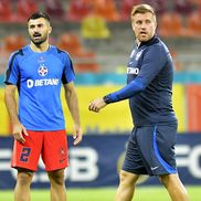 Valentin Crețu, în stânga antrenorului Mihai Pintilii // foto: Imago Images