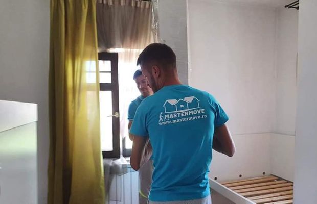 MASTERMOVE: 5 sfaturi de la profesioniști de care să ții cont când vrei să transporți mobilă