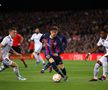 „Blat” pe Camp Nou la Barcelona - Real Madrid?! Momentul devenit viral pe social media ar fi fost aranjat de Laporta