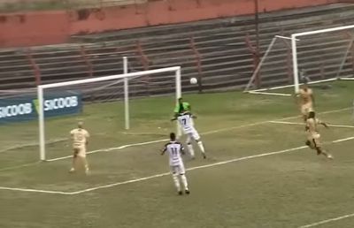 Un meci incredibil, suspectat de blat pentru pariuri în Brazilia » Fundașii cad în fund și pasează adversarilor! Nouă jucători anchetați!