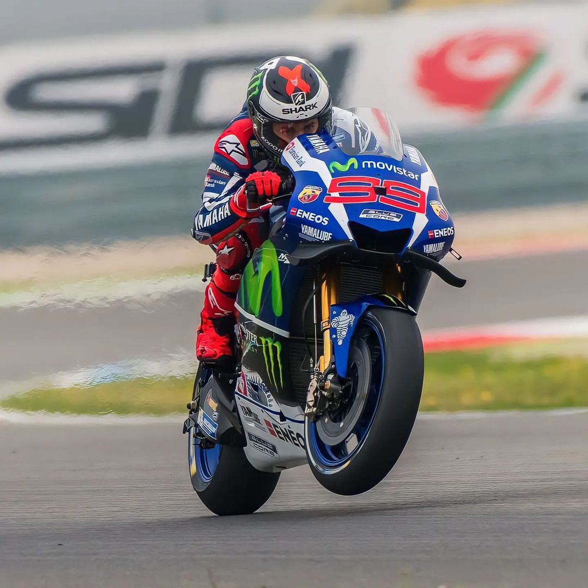 Jorge Lorenzo și-a etalat noul bolid » Suma astronomică plătită de spaniol și specificațiile mașinii