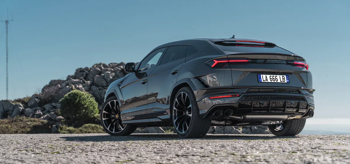 Jorge Lorenzo și-a etalat noul bolid: un Lamborghini Urus S. Foto: Instagram + Imago Images