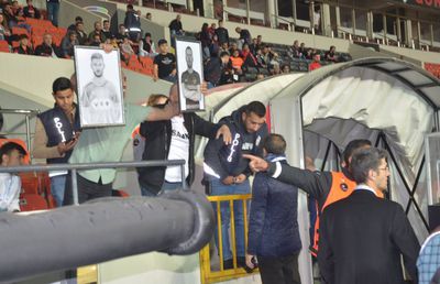 Cum i-au motivat fanii pe românii de la Gaziantep. Ce surpriză le-au făcut după ultimul meci!