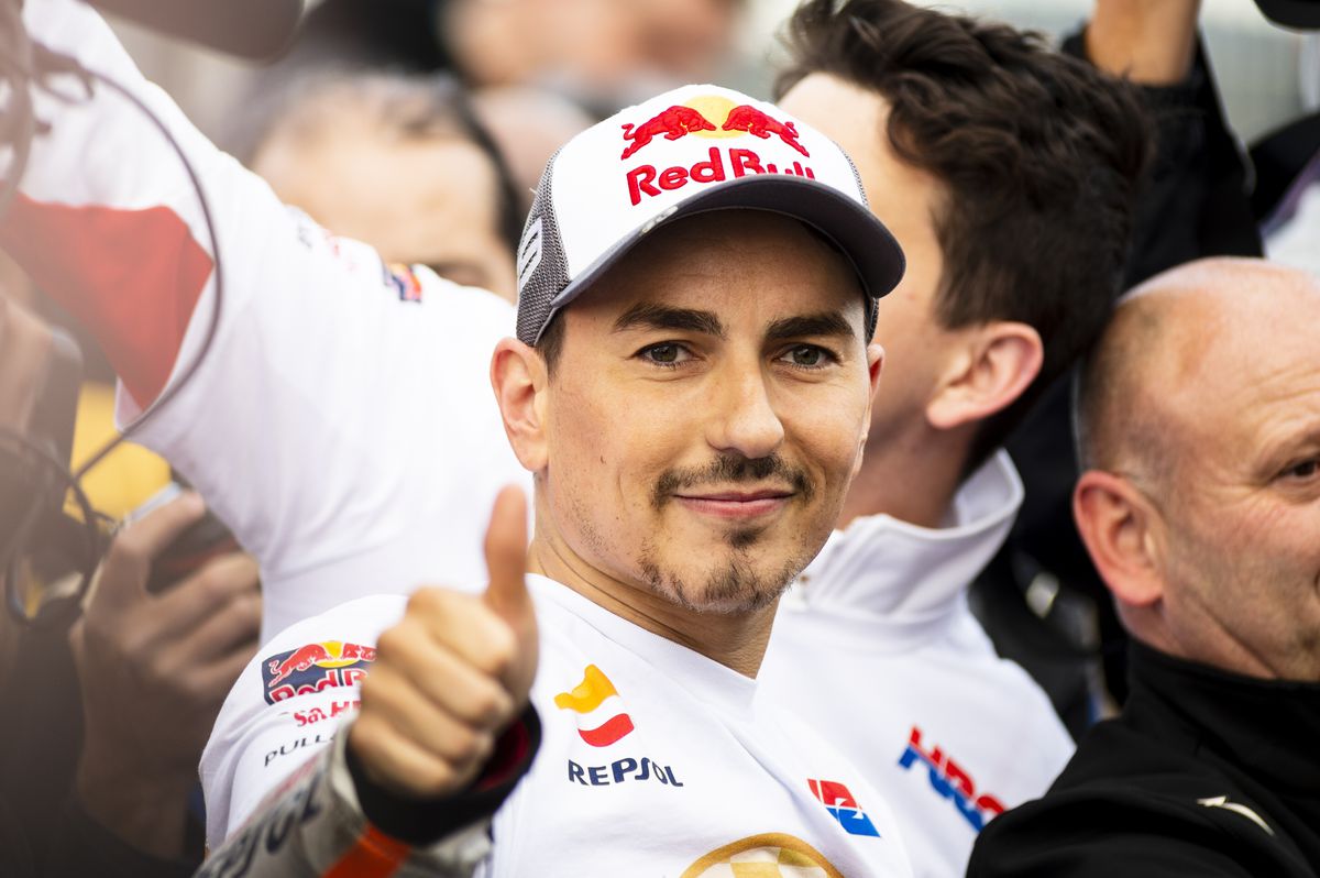 Jorge Lorenzo și-a etalat noul bolid » Suma astronomică plătită de spaniol și specificațiile mașinii